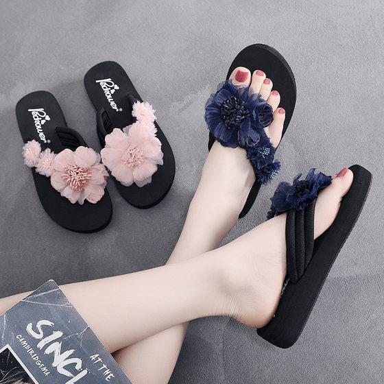 New Sandals and Slippers Women's Summer Wear Fashionable All-match Flip-flops Thick-soled Beach Shoes Sweet Seaside Holiday Sandals for Women