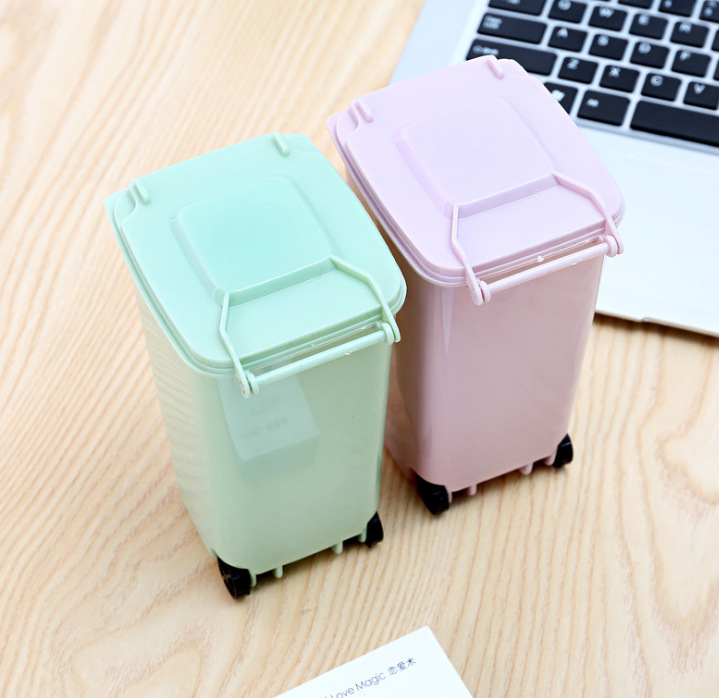 Hot selling plastic storage bucket desktop trash can Creative multifunctional pen holder desktop flip sundries bucket pen holder 2