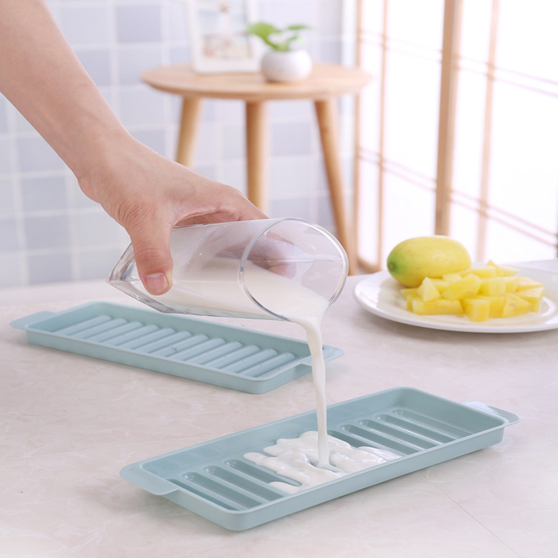 Art plastic strip ice tray cylindrical ice bar with cover ice tray ice mold ice mold DIY homemade a generation of hair