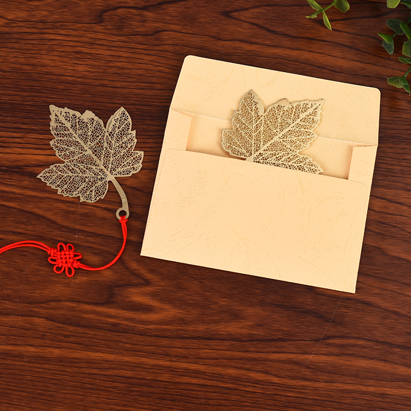 Metal creative bookmark custom exquisite fine grain vein hollow bookmark Business Gift Envelope Independent packaging