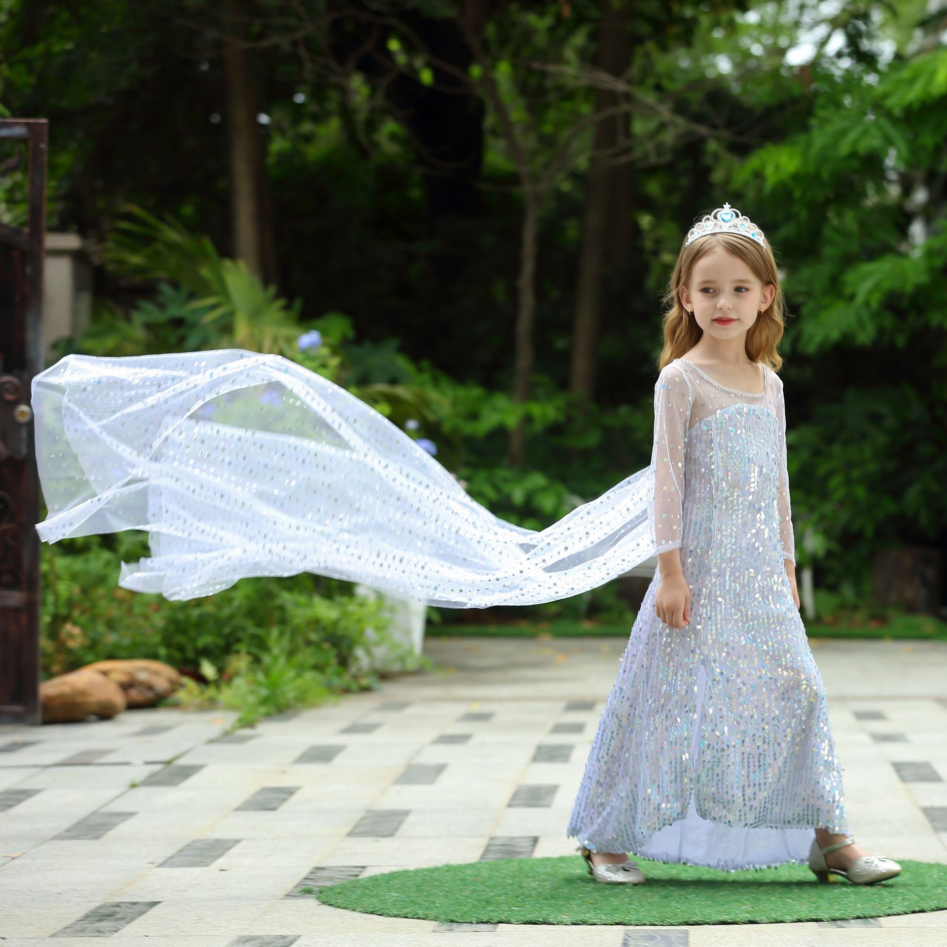 2024 foreign trade Aisha princess dress white sequined dress girl's holiday children's performance dress mesh skirt