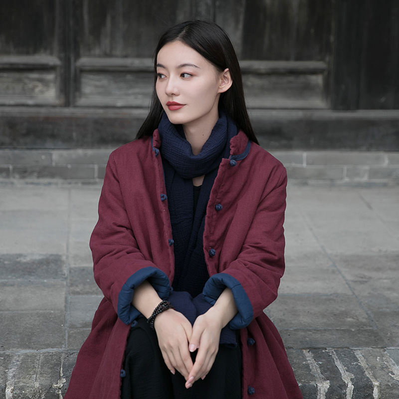 2023 Winter Neue Vintage Chinesischen Stil Vertikale Kragen Chinesischen Stil Kontrast Farbe Platte Schnalle Mittellange Baumwolle gefütterte Jacke Leinen Lose Baumwolle-pad_voghion.com