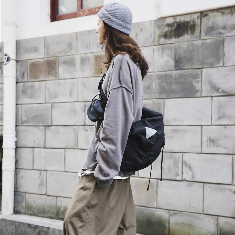 Wholesale high quality new fashion brand messenger bag Korean fashion hip hop multi-functional function bag slung shoulder bag ins