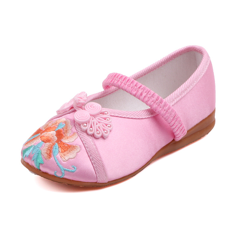Factory direct supply 2020 spring new children's embroidered shoes Chinese style girls flat Chinese clothing shoes can be a generation of hair