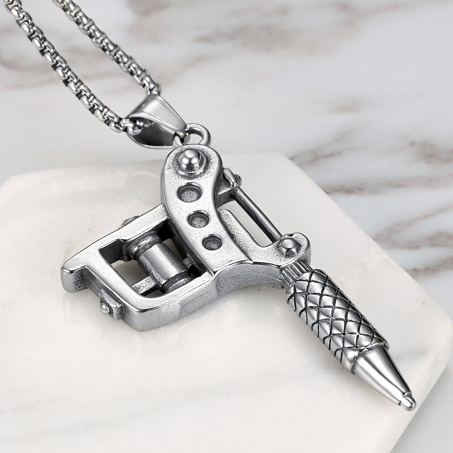 Stainless Steel Tattoo Machine Pendant Retro Boiled Black Personality Men's Necklace European and American Hot Tattoo Machine Pendant
