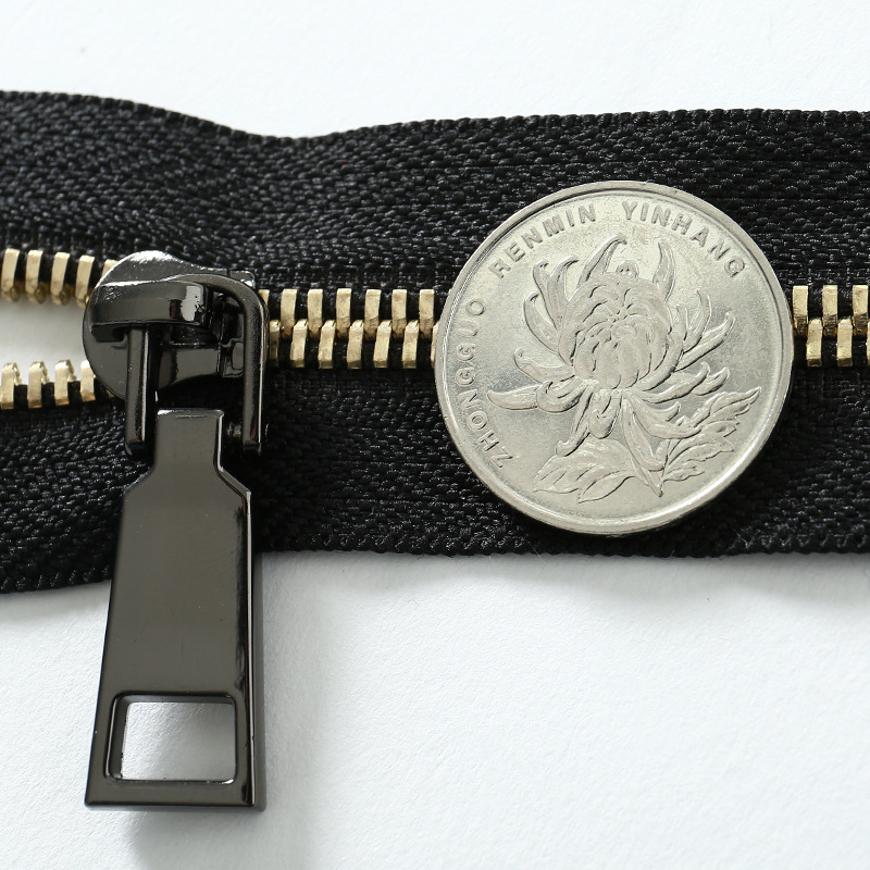 Factory wholesale No.5 copper teeth double point zipper shoes bag special European standard environmental protection 65 copper code zipper
