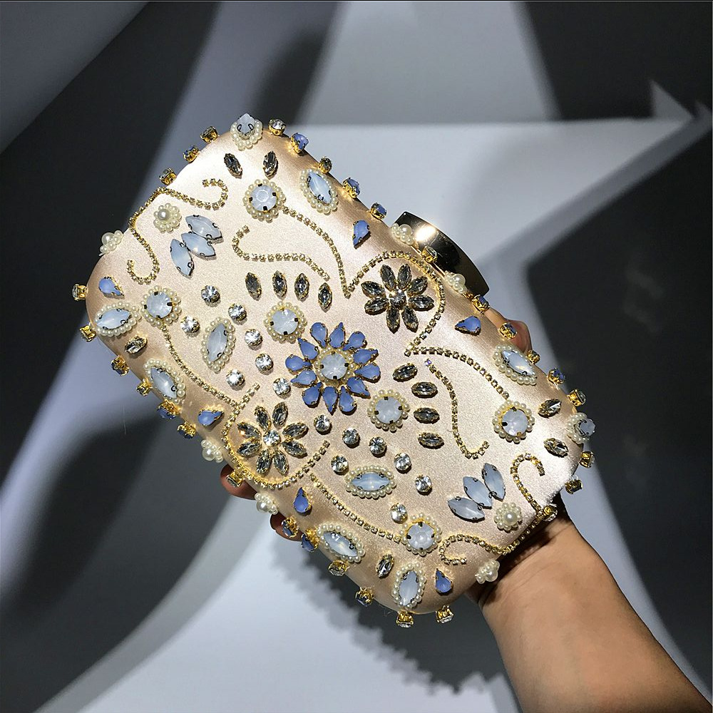 Hengmei factory direct high-quality heavy handmade bead embroidered bag ladies dinner bag multi-color distribution a generation of hair