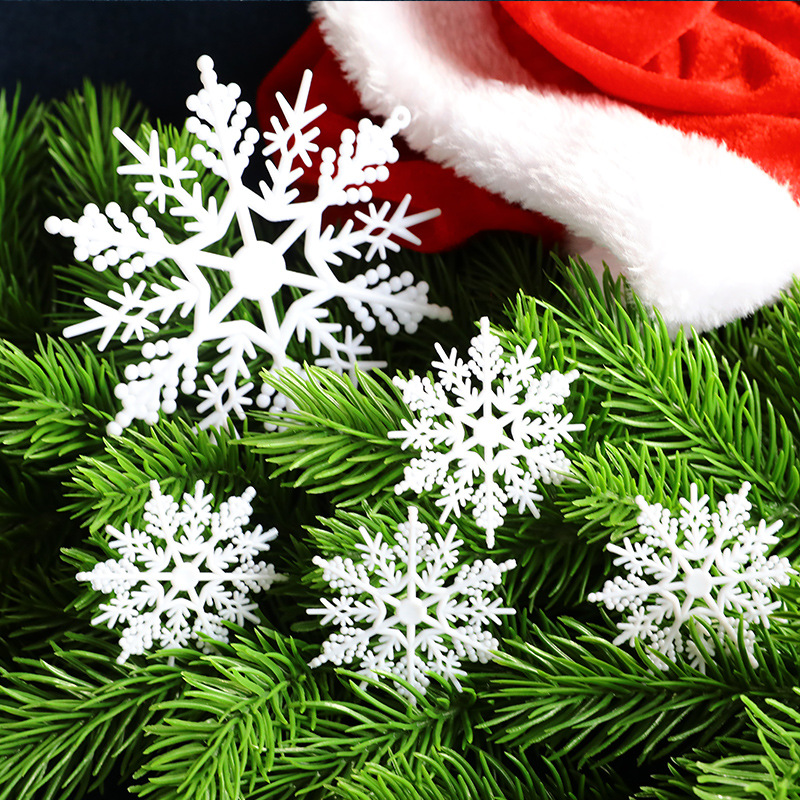 Cross-border wholesale snowflake Christmas tree decoration plastic snowflake hanging decorations White large, medium and small holiday scene dress