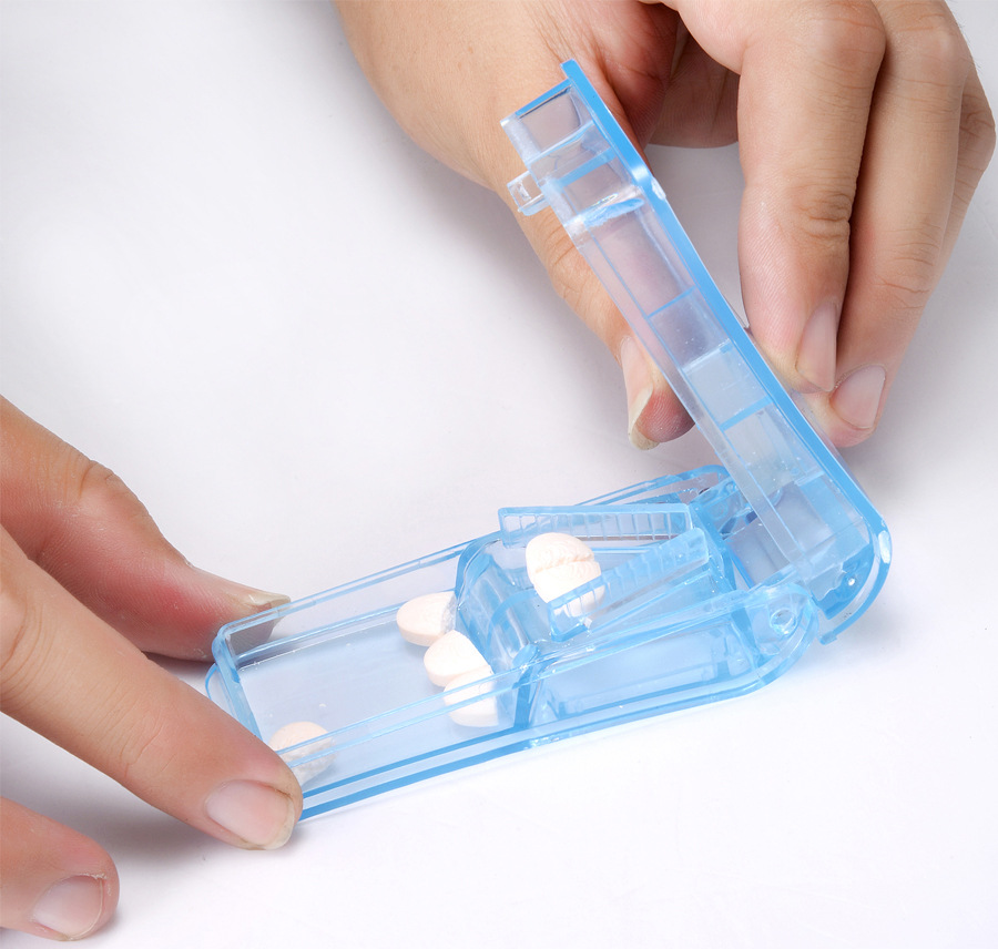 Factory Direct Supply Pill Cutter Pill Splitter Transparent Portable Mini Food Grade Silicone Pill Box Creative Household