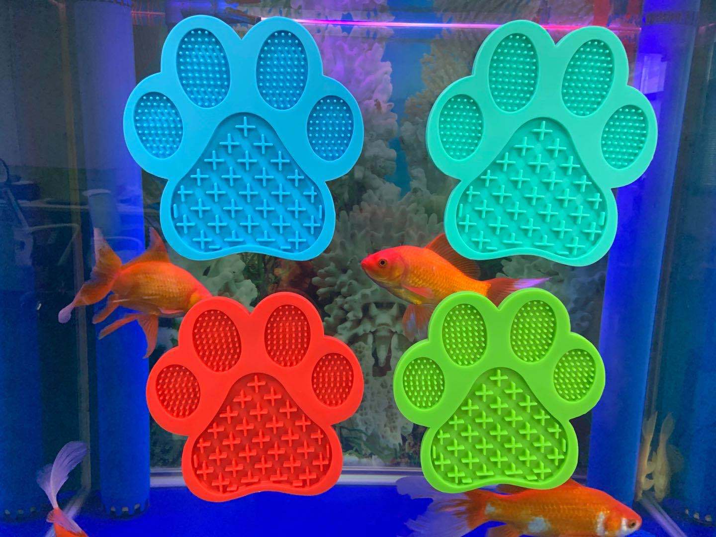 Dog Claw Silicone Pet Licking Pad Silicone Slow Food Pad Dog Bathing Distracted Licking Pad Silicone Slow Food Pad Anti-choking and Anti-overflow