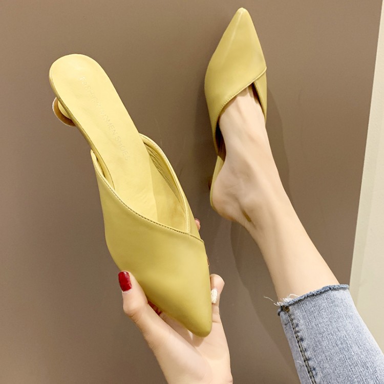 Baotou half slippers women 2020 new Korean fashion fitting room pointed low heel wine glass with sandals manufacturers wholesale