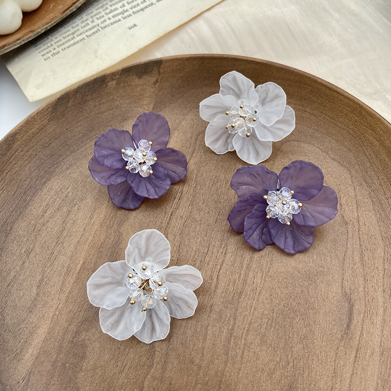 Korean-style Dongdaemun Internet Celebrity Holiday Style Exaggerated Earrings Personality Elegant and Generous Fairy Style Flower Earrings Female Elegant