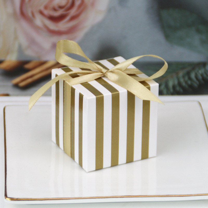 ヨーロッパの新しいキャンディーボックスの四角形の喜糖ボックスのストライプボックスの結婚祝いの誕生日パーティーの砂糖ボックスの卸売り|undefined