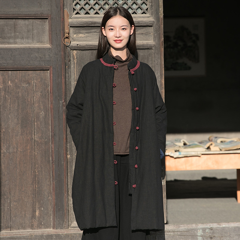 2023 Winter Neue Vintage Chinesischen Stil Vertikale Kragen Chinesischen Stil Kontrast Farbe Platte Schnalle Mittellange Baumwolle gefütterte Jacke Leinen Lose Baumwolle-pad_voghion.com