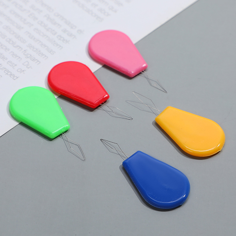 Colorful plastic threader needle threader DIY multi-function wire puller Sewing Machine Accessories Wholesale