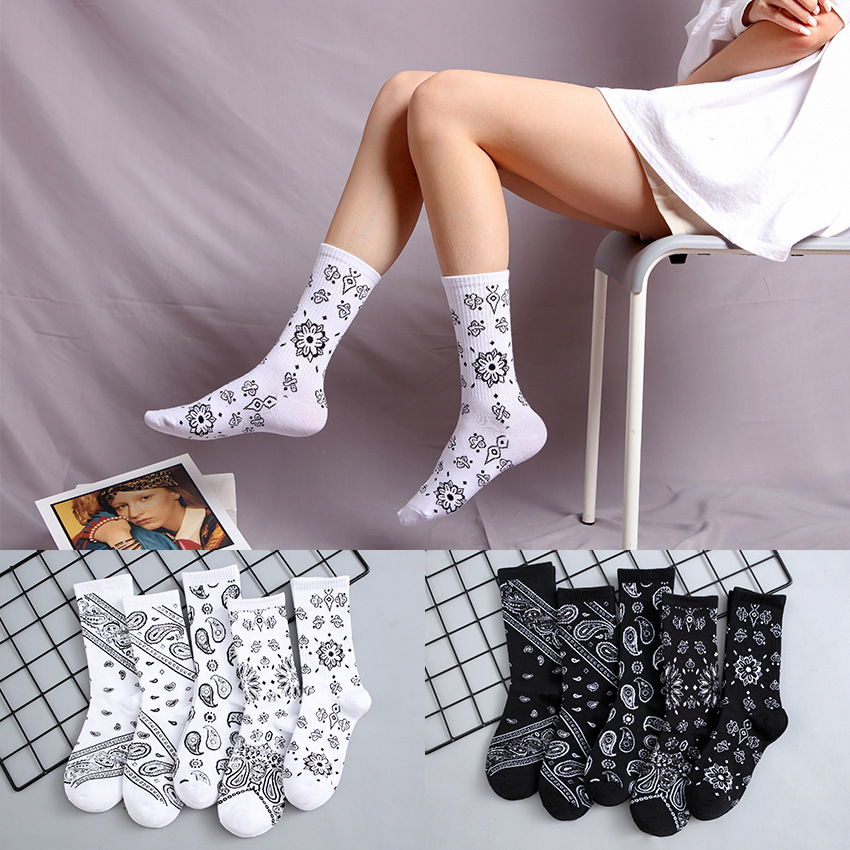 Cross-border e-commerce socks men's tube flower socks trendy brand black and white sports socks trendy street cotton socks