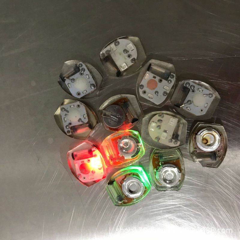 インドネシアは服装灯led靴灯芯電子振動灯蚊払い灯部品灯洞靴灯服を提供している|undefined