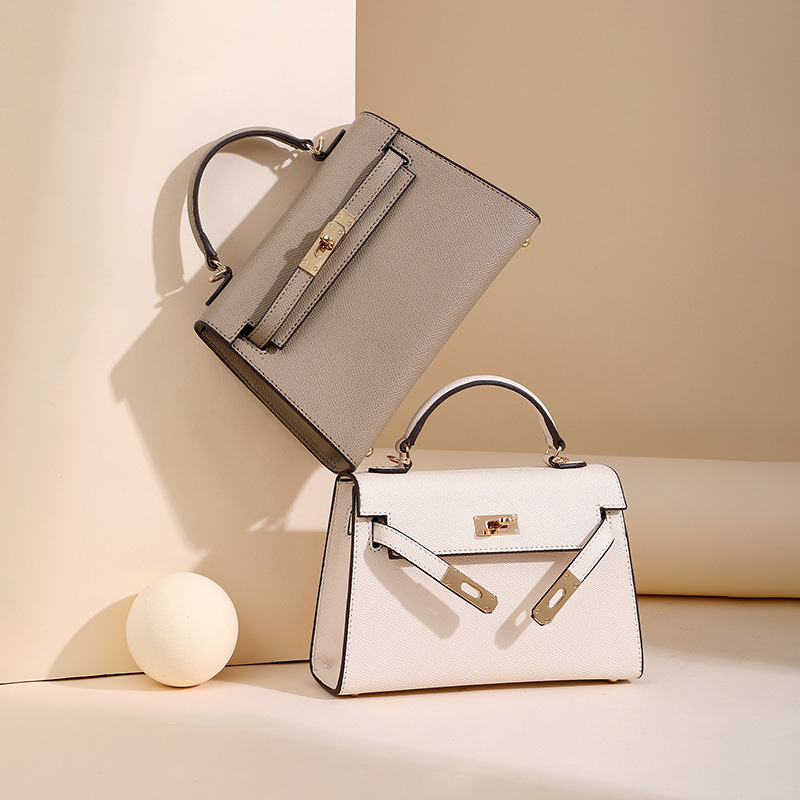 Niche Design Small Bag Women's 2023 New Fashionable Internet Popular Fashion All-match Shoulder Crossbody Carrie Women's Handbag
