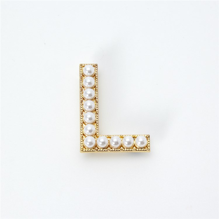 Cross-border hot small incense brooch with Pearl fashion C pin factory supply