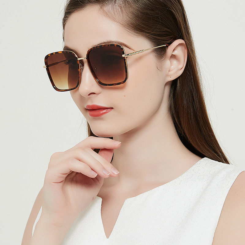 New Large Frame Box Sunglasses Women's European and American Internet Celebrity Drainage Explosive Sunglasses Fashion Wear Anti-UV Glasses