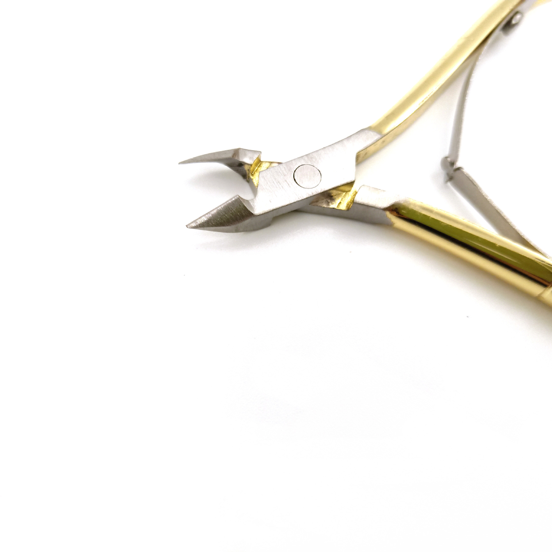 Cross-border source nail art dead skin scissors D501 stainless steel Golden dead skin pliers nail groove inlay nail oblique nail scissors