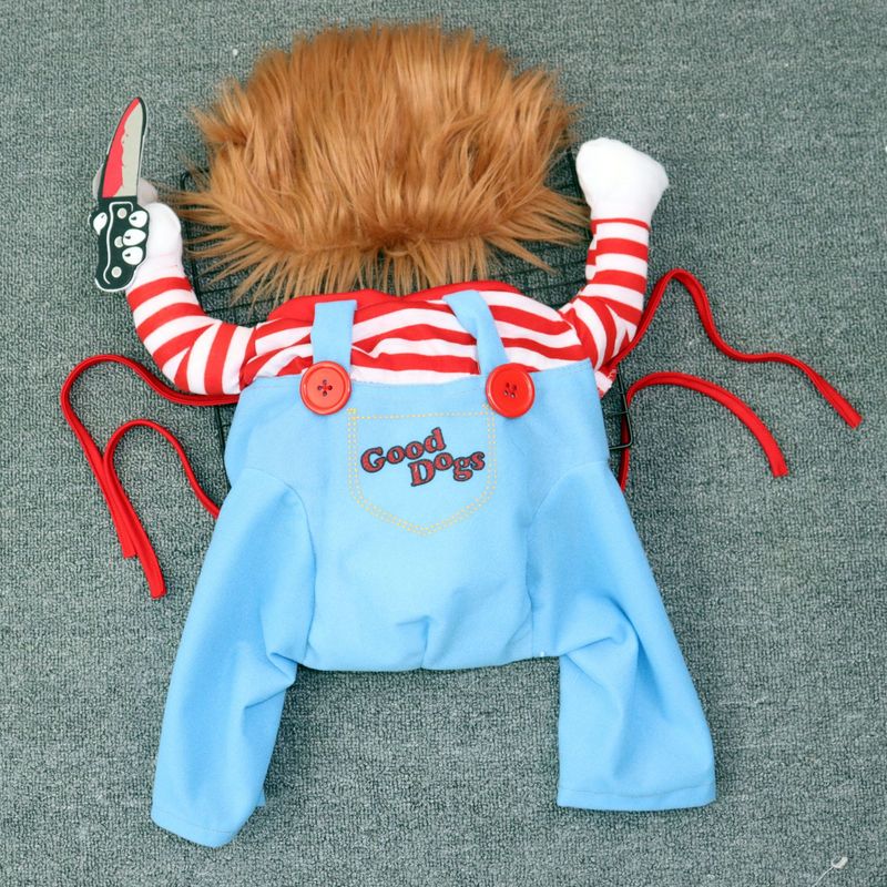 致命的な人形犬の殺人魔変はハロウィーンのペットの服装のかつらの中の大型の犬のアマゾンを身につけます。|undefined
