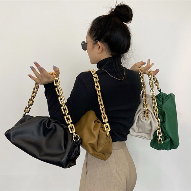 ins Internet celebrity Xiaojing niche underarm bag thick chain pleated cloud bag portable shoulder bag female 2023 New