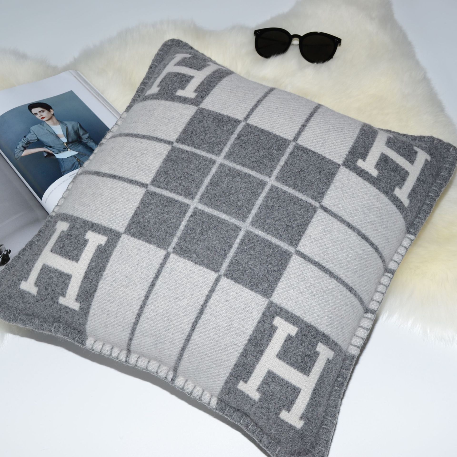 H Letter Pillow Cashmere Wool Sofa Cushion Pillow Waist Pillowcase Model House ins Style Bedding Car Home