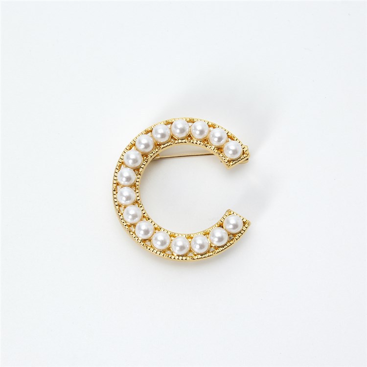 Cross-border hot small incense brooch with Pearl fashion C pin factory supply