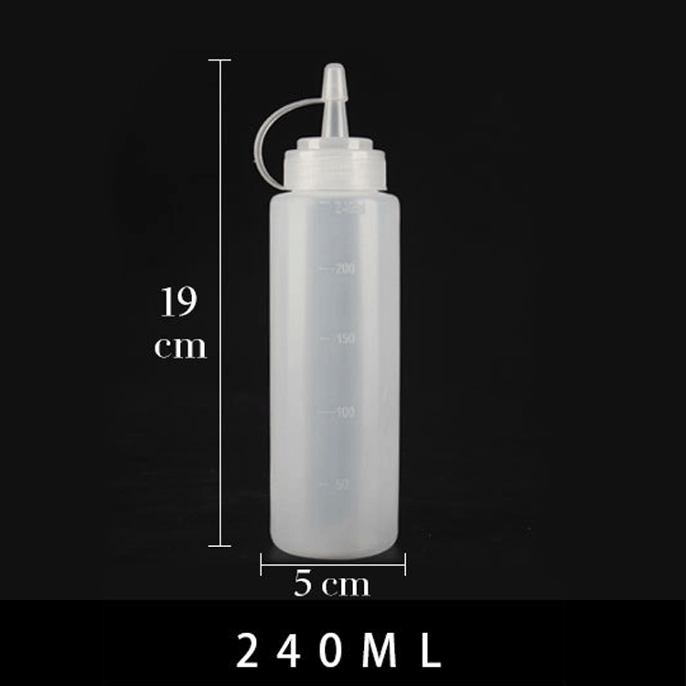 現品の味噌の瓶は目盛りが付いています。ケチャップのサラダソースは瓶のプラスチックの調味料の瓶を押します。|undefined