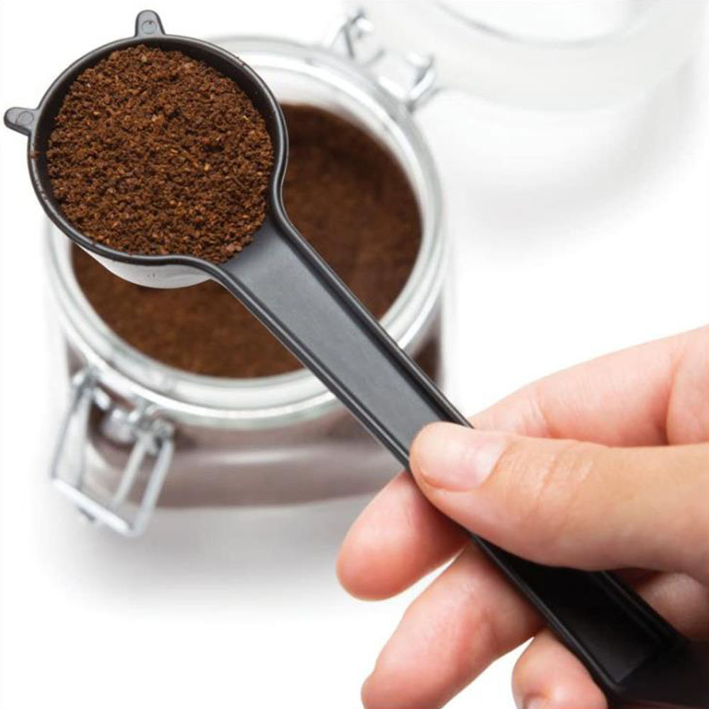 Cross-border creative cartoon giraffe shape coffee spoon cute coffee bean powder quantitative spoon measuring plastic small spoon
