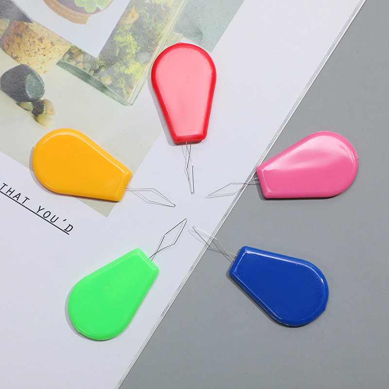 Colorful plastic threader needle threader DIY multi-function wire puller Sewing Machine Accessories Wholesale