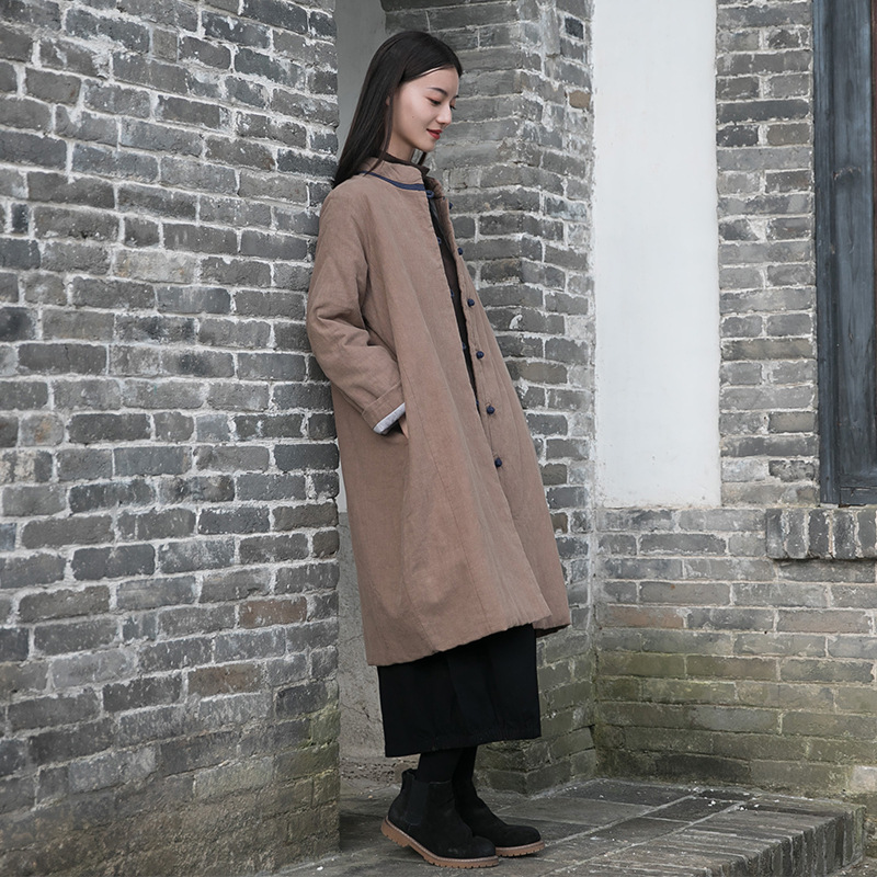 2023 Winter Neue Vintage Chinesischen Stil Vertikale Kragen Chinesischen Stil Kontrast Farbe Platte Schnalle Mittellange Baumwolle gefütterte Jacke Leinen Lose Baumwolle-pad_voghion.com