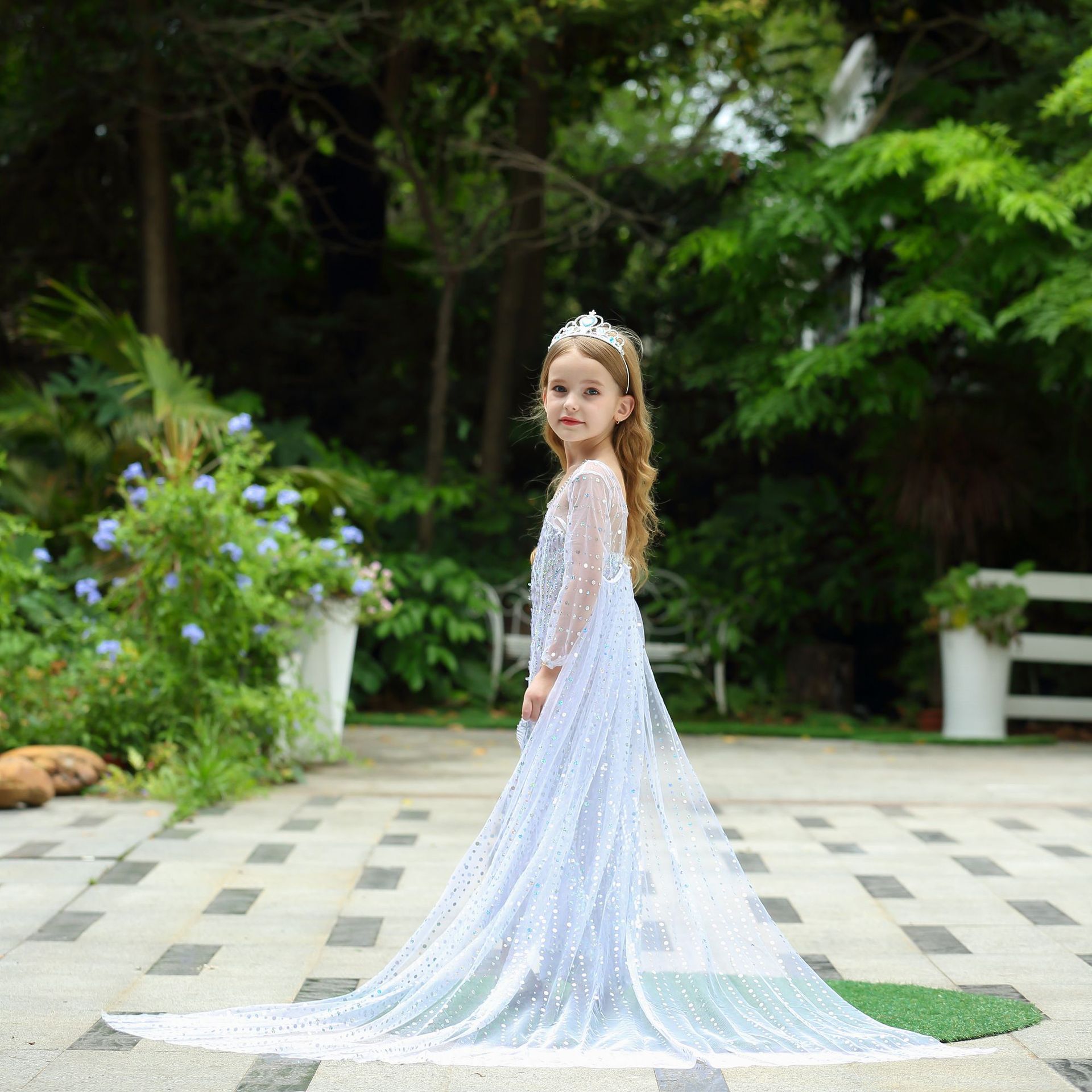 2024 foreign trade Aisha princess dress white sequined dress girl's holiday children's performance dress mesh skirt