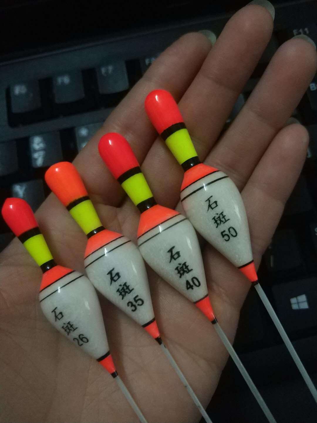 Stone spot float ice fishing stream float factory direct wholesale fish float grass shallow water fish label shallow water grass hole float jujube core float