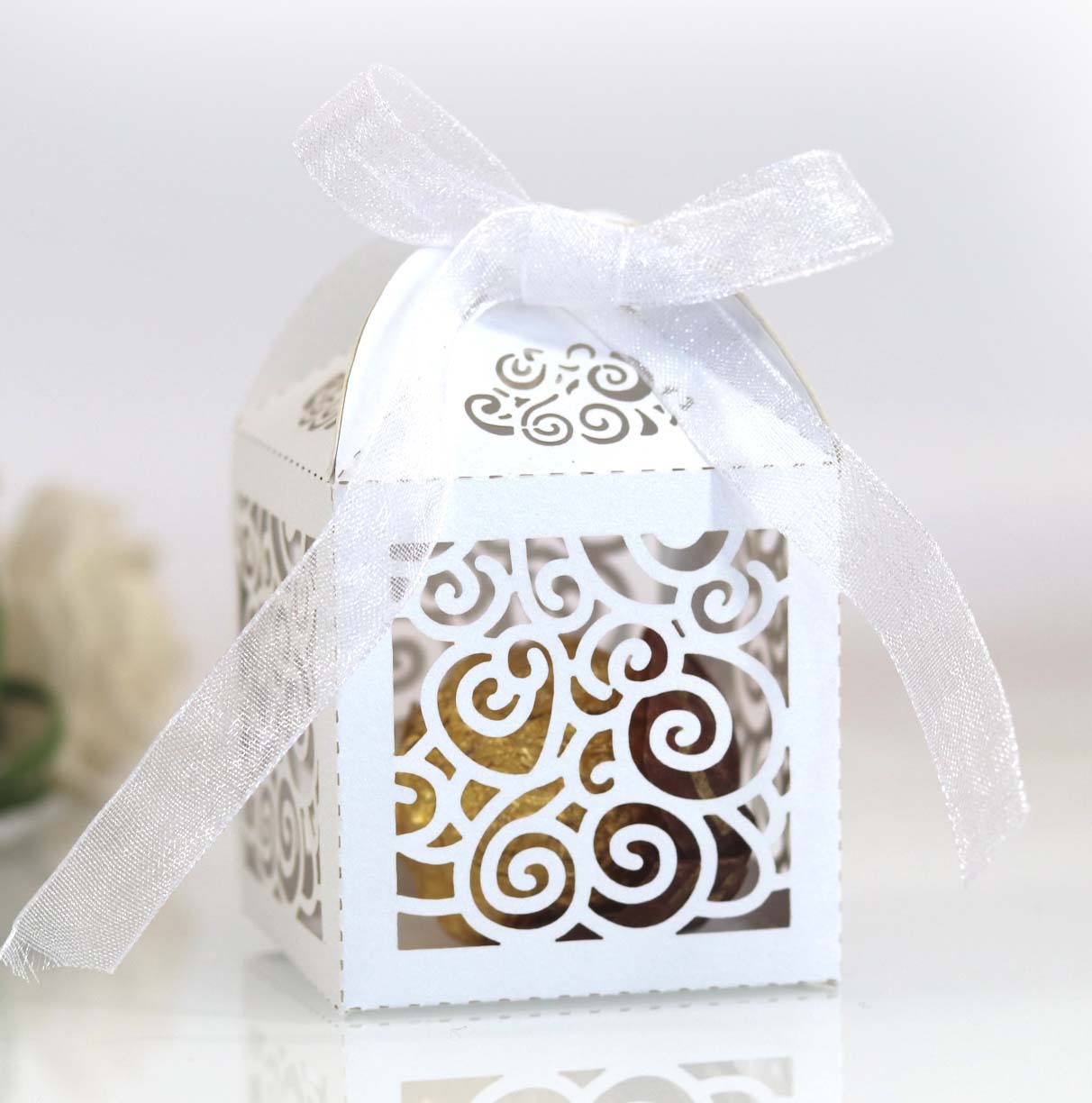 Selling Amazon love laser hollow candy box royal blue wedding candy packaging box factory in stock wholesale