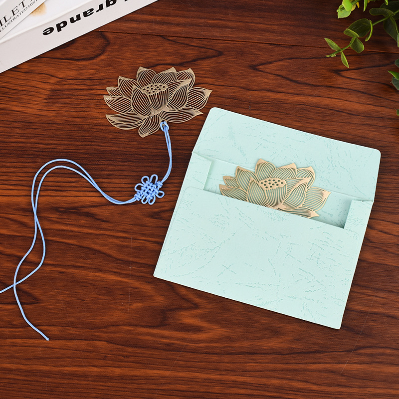 Metal creative bookmark custom exquisite fine grain vein hollow bookmark Business Gift Envelope Independent packaging
