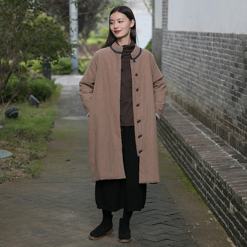2023 Winter Neue Vintage Chinesischen Stil Vertikale Kragen Chinesischen Stil Kontrast Farbe Platte Schnalle Mittellange Baumwolle gefütterte Jacke Leinen Lose Baumwolle-pad_voghion.com