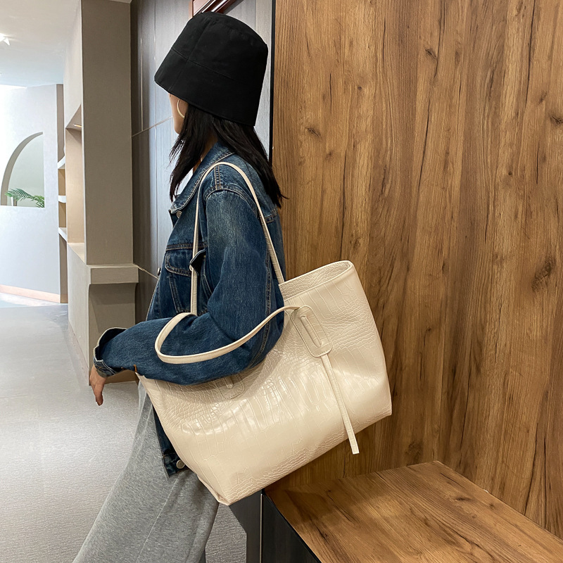 Simple Large Capacity Bag Women's 2020 New Fashionable Fashionable Crocodile Pattern All-Match One-Shoulder Popular Internet Tote Large Handbag