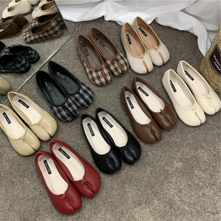 Doug shoes women's shoes 2025 new summer split toe pig's hoof shoes toe lazy horseshoe shoes flat shoes autumn shoes