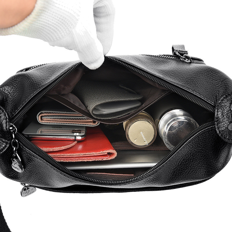 2020 New Ladies Bag Fashion All-match Large Capacity Shoulder Bag Casual Crossbody Bag Women's European and American One-piece Hair