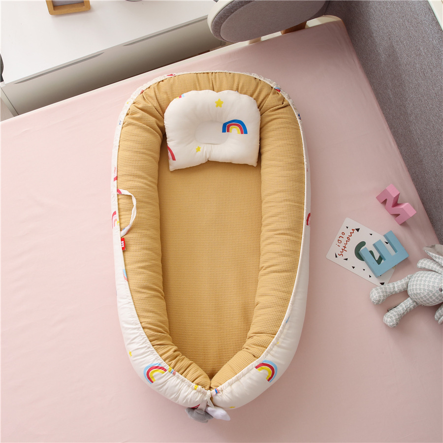 Honeycomb Breathable Hemei Removable and Washable Portable Crib Bed Bionic Baby Nest Baby Pillow Travel Crib