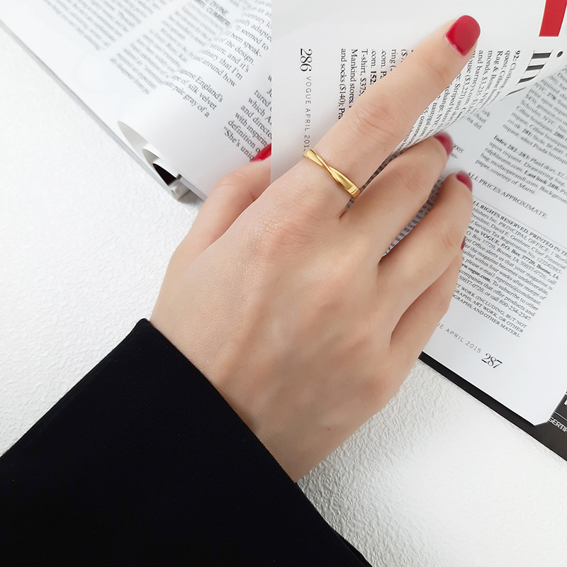 Jewelry plain ring stainless steel Mobius ring Golden index finger niche ring for girlfriend gift R-448