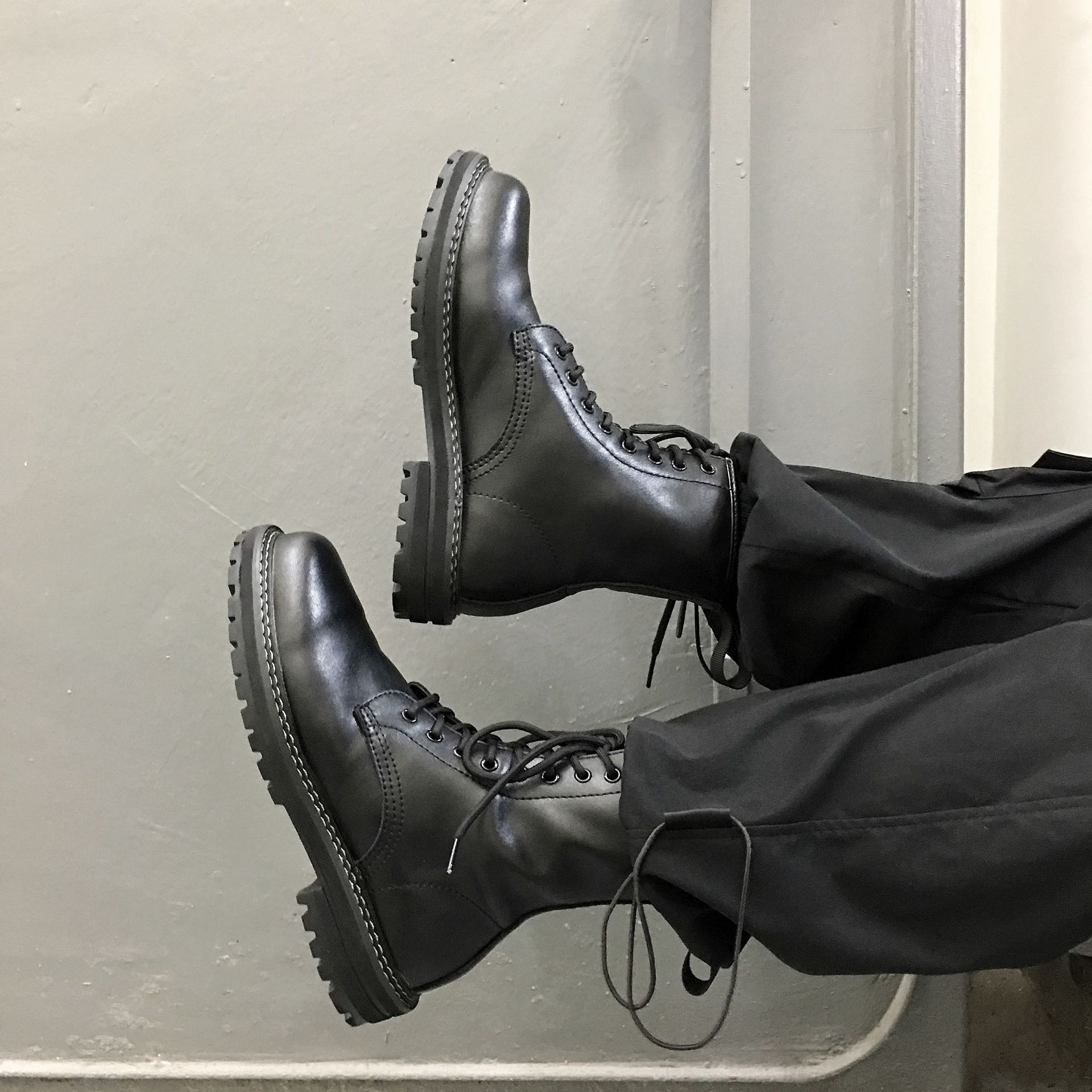 Couple's 35-47 Size ins Martins Boots Men's High Top Genuine Leather Large Size Boots Women's Bike Shoes Black Workwear Boots