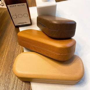 Glasses Case ins Girl's Heart Wood Grain Pressure-Resistant Anti-Drop High-End Portable Artistic Retro Student Men's and Women's Simple Mirror Case