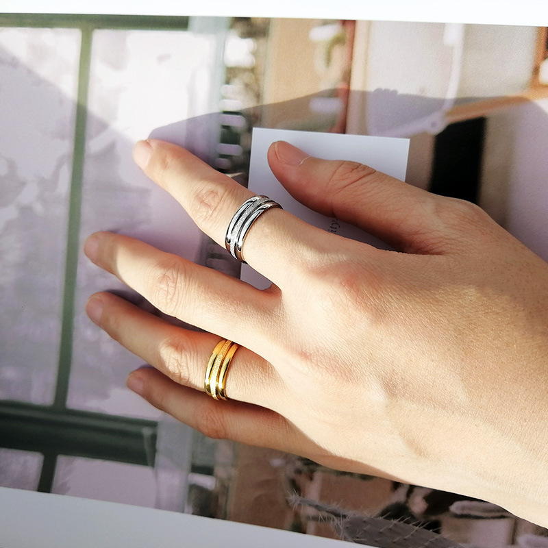 Plain ring fine ring female stainless steel couple glossy tail ring small finger 18K ring men and women titanium steel ring ins jewelry