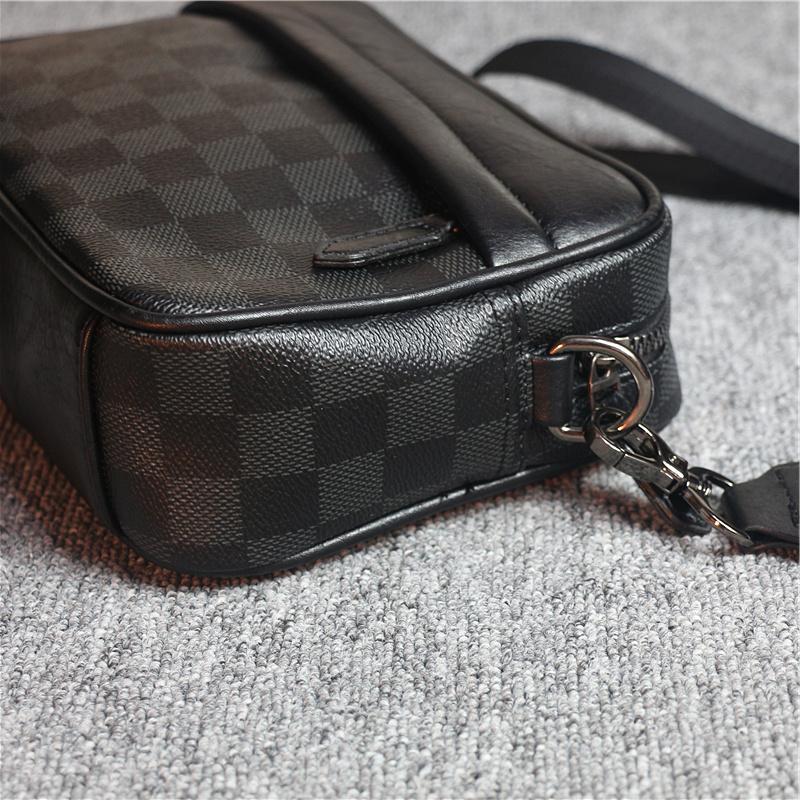 欧米のファッションのレジャーのファッションのファッションのファッションの郵便の差のショルダーバッグの格子の小さい斜めのショルダーバッグのレジャーのビジネスの皮質の男性のショルダーバッグの男性のカバン