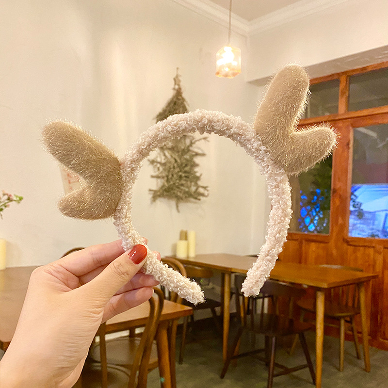 2023 cross-border hot Christmas Japanese and Korean women's cute horse velvet snow velvet antler headband hair accessories in stock