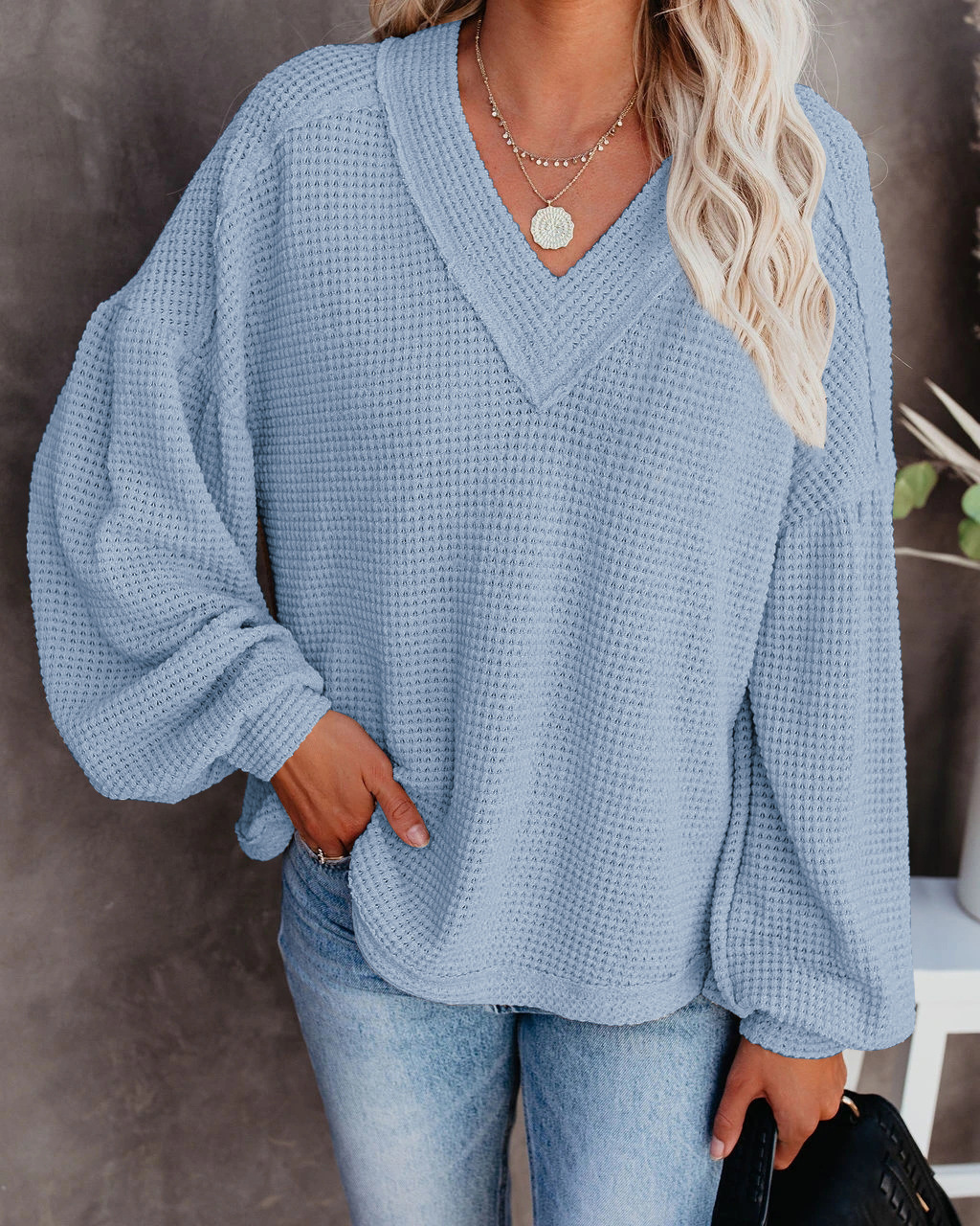 2023 autumn and winter new Amazon new European and American fashion women's loose V-neck sweater lantern sleeve top