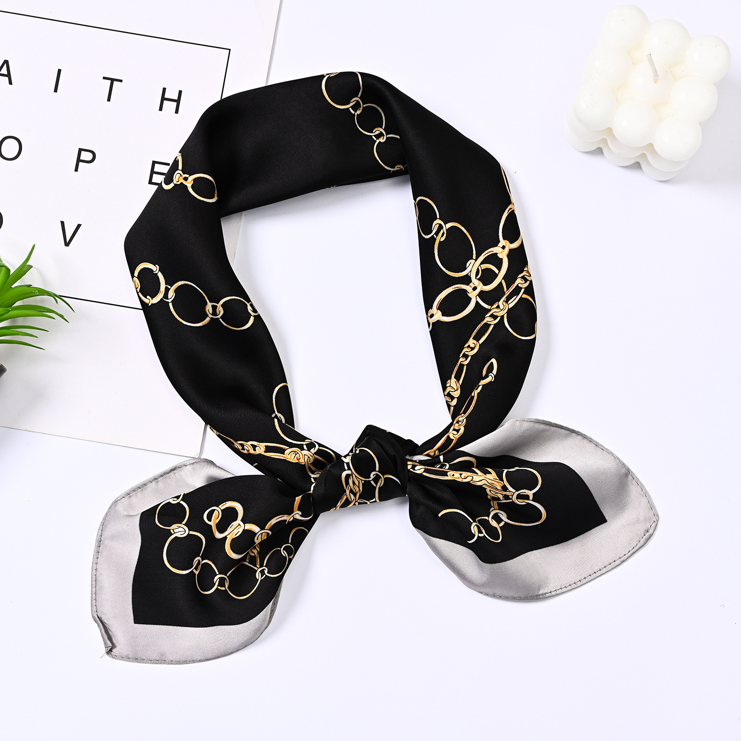 2021 new small scarf chain square scarf all-match women's tie bag hair band printing professional small scarf clothing accessories